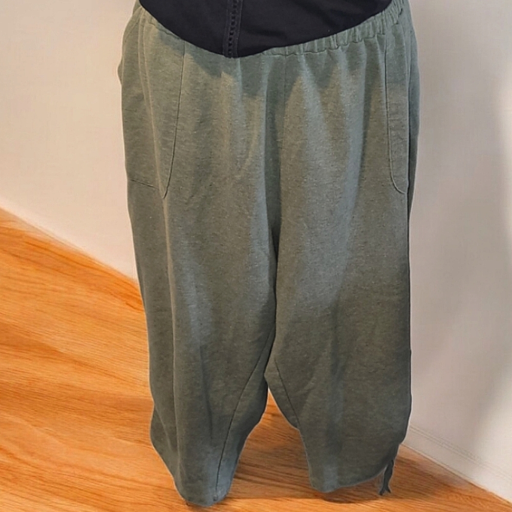 🌸CD Danielles Green Plus Women's Elastic Waist Pull-On Capri